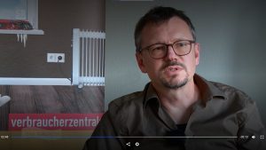 Architekt Dipl. Ing. Reinhard Schneeweiß, Energieberater der Verbraucherzentrale Saarland im Interview zum Thema Holzheizung